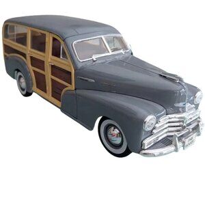 Maisto 1948 Chevrolet Fleetmaster Woody Wagon 1/18 Scale Die Cast Model Car